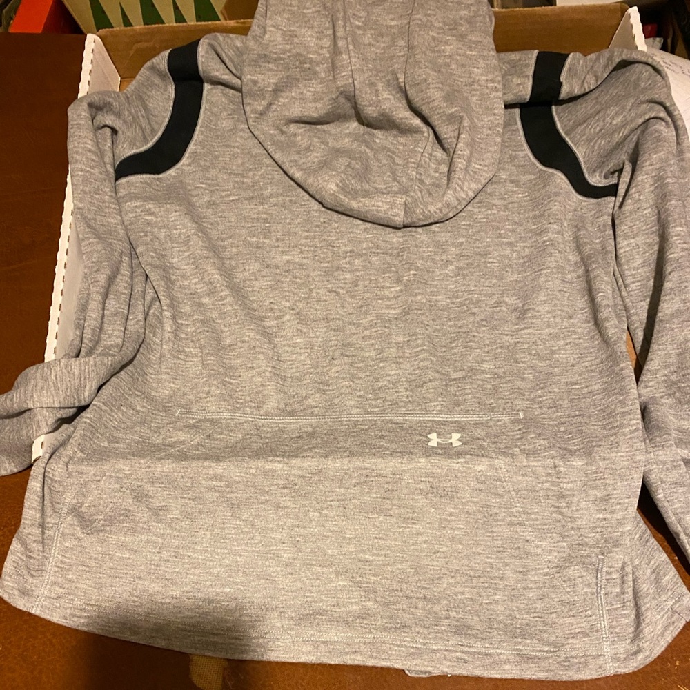 Under Armour thin hoodie Small boys or girls Coldgear